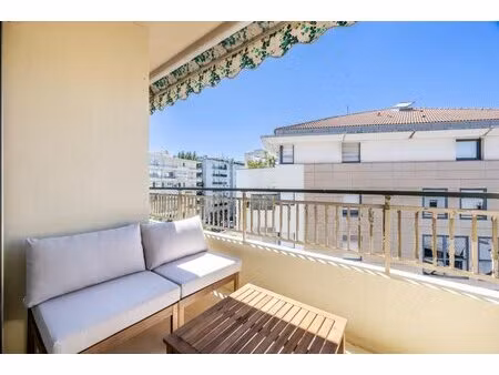 appartement 2p  29 m²  terrasse sans vis-à-vis  parking – cannes banane  rue d’antibes