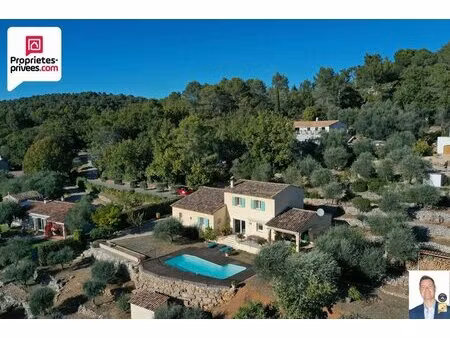 grande villa d'environ 161 m2 avec vue degagee et grand terrain paysager de 5050 m2