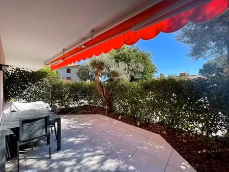 appartement en rez-de-jardin  au calme  rénové