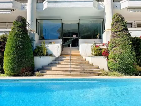 cannes bas montfleury – appartement 3p de 94 m²  terrasse plein sud de 45 m²  aperçu mer..