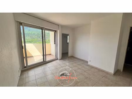 location appartement 1 pièce 25 m² à carros (06510)