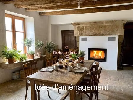 corps de ferme sur 6500 m2 de terrain
