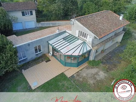 propriété pleine de charme proche poitiers avec terrasse  garage  studio et jardin verdoya
