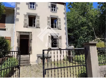 vente maison 5 pièces 92 m² à aydat (63970)  108 000 €