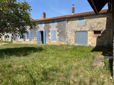 vente maison 5 pièces 98 m² à saint-hilaire-la-palud (79210)  108 600 €