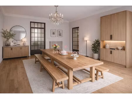 maison de caractère de 173m2 sur un terrain de 382m2 disponible de suite. 11' du circuit d