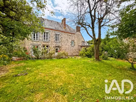 maison de ville à bais (53160)