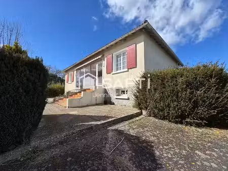 vente maison 5 pièces 131 m² à clesse (79350)  126 750 €