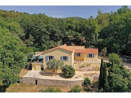 fayence – villa rénovée de 105 m² avec piscine  garage et terrain de 1 570 m²