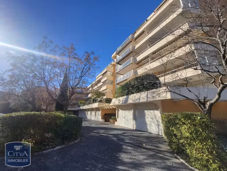 appartement à louer 4 pièces 92 m² - fréjus (83) - 1 576€