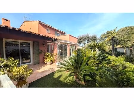 saint-aygulf belle villa t4 au calme