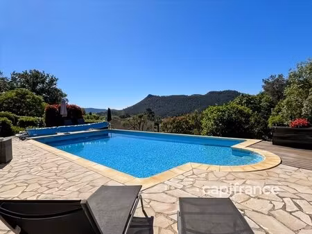 villa avec piscine - 6 pièces - bagnols en foret (83)