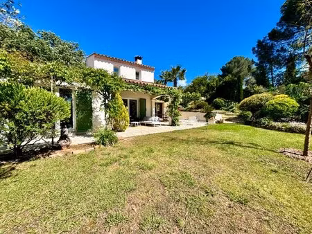 dpt var (83)  à vendre frejus tour de mare  maison p6 de 156 m² - terrain de 1790 m²