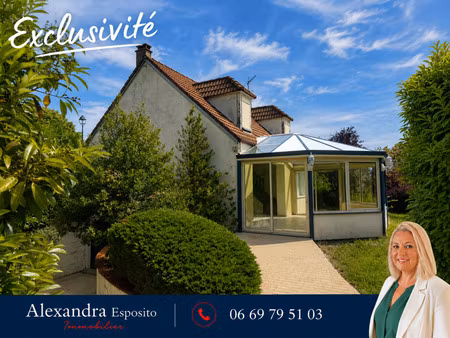 maison familiale 3 chambres avec sous-sol total  jardin et grande pièce de vie
