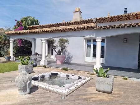 villa saint aygulf 8 pièce(s) 301 m2