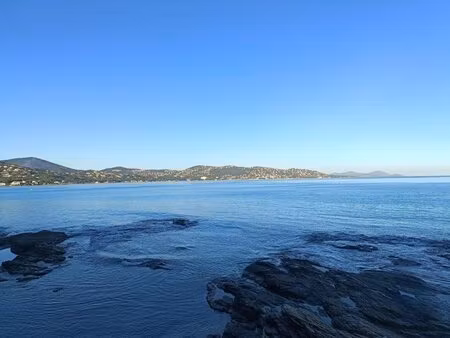 villa pieds dans l'eau sainte-maxime
