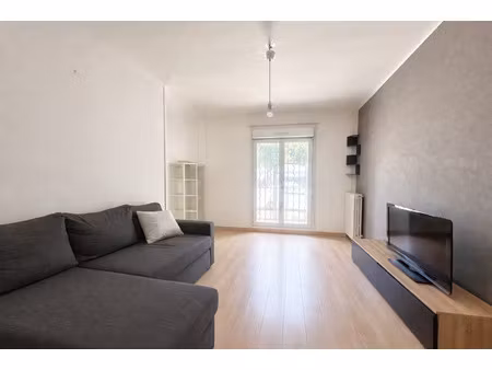 marseille 5e t3 53m2 avec terrasse bd baille / timone