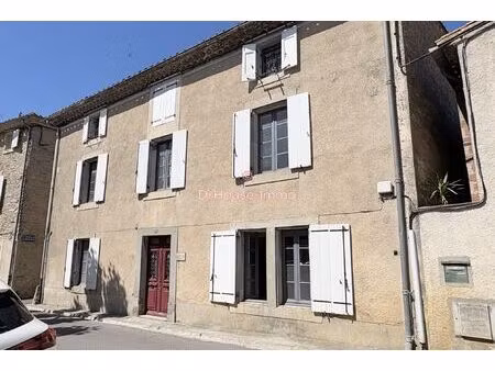 ancien cabinet médical dans le cœur du village