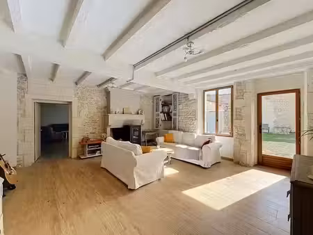 vente maison 8 pièces 204 m² à louzignac (17160)  159 000 €