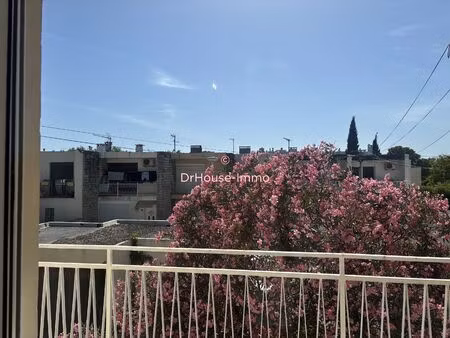 maison de ville 70 m² avec véranda  terrasse et jardinets