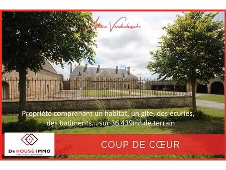 propriété comprenant un habitat  un gite  des écuries  des bâtiments  une chapelle sur 364