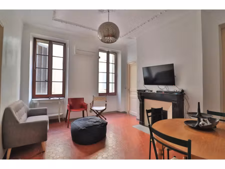 t3-meublé 52.35 m²- rue de la république-54m2