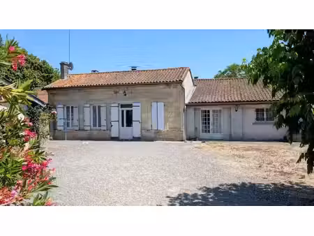 vente maison 4 pièces 111 m² à saint-christoly-de-blaye (33920)  169 600 €