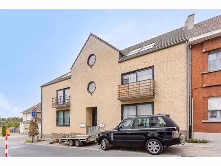 iinstapklaar dakappartement met 2 slaapkamers te asse