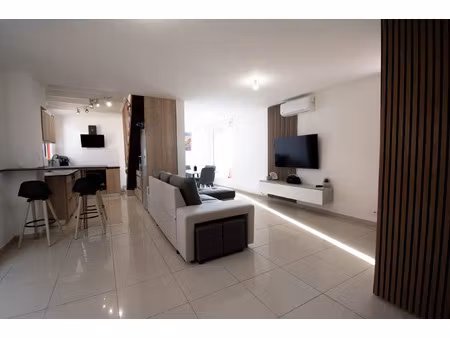 location appartement 5 pièces 89 m² à saint-denis (97490)