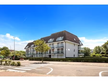 prachtig gerenoveerd appartement met zuidgericht terras en open zicht.