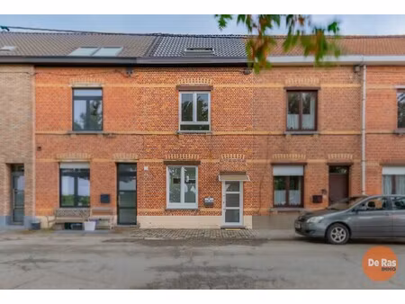 grimbergen-gerenoveerde woning zonder tuin/koer aan de vaart