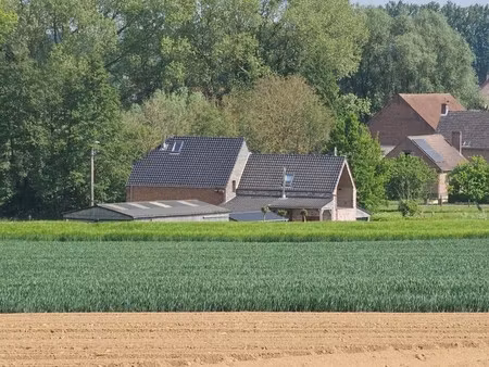 uiterst rustig gelegen landhuis