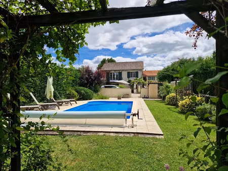vente maison 7 pièces 86 m² à le bugue (24260)  214 000 €
