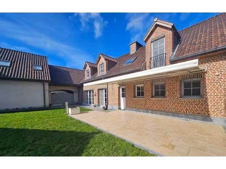 karaktervolle woning met 5 slaapkamers en appt!