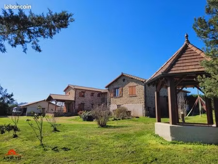maison 8 pièces 340 m²