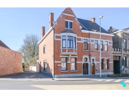 aantrekkelijke halfopen bebouwing te staden