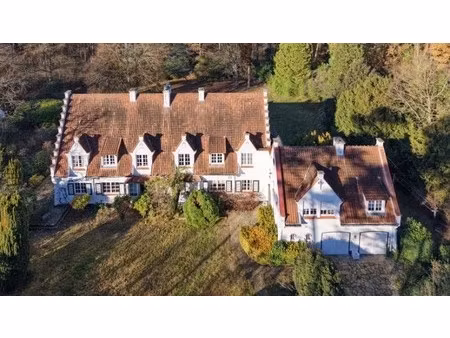 standingvolle te renoveren villa van 520m² op 53 are