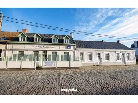 ruim handelspand met 2 woningen te koop centrum lozer. tal van mogelijkheden!
