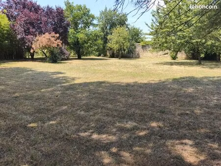 terrain 1 020 m² saint romain de benet