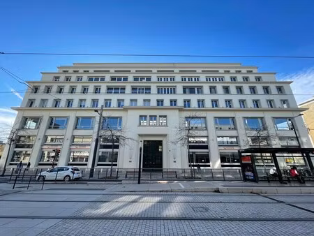 vente bureaux 1 368 m²