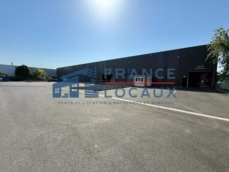 location entrepôt stains 93240 2941m²