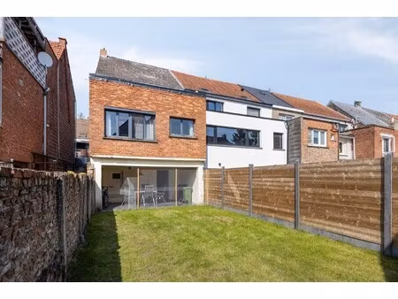 instapklare woning met zonnige tuin!