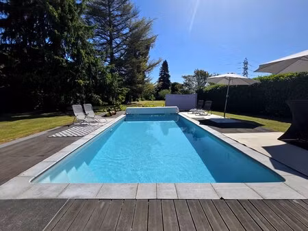 superbe villa rénovée avec appartement d'invités et piscine