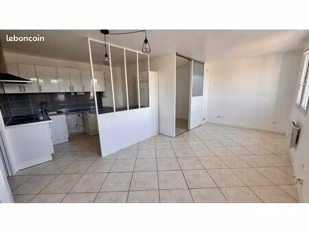 saint-thibault-des-vignes (77400) – appartement 39 m² avec parking – dernier étage