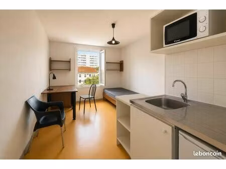 appartement 1 pièce 19 m²