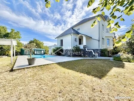 villa 10 pièces 275 m²