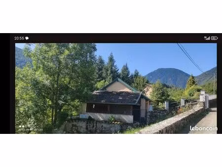 terrain de 1 237 m² avec garage  appentis et potentiel de construction –