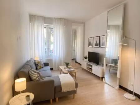 studio proche centre ville dans résidence très bien entretenue