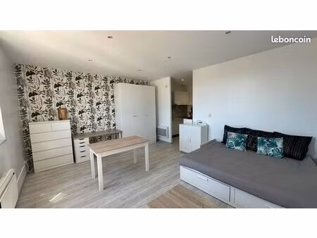 studio clé en main rénové – meublé neuf  parking  charges légères – idéal investissement o