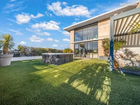 villa sur le toit avec spa & sans vis à vis  vue sur bassin jacques coeur